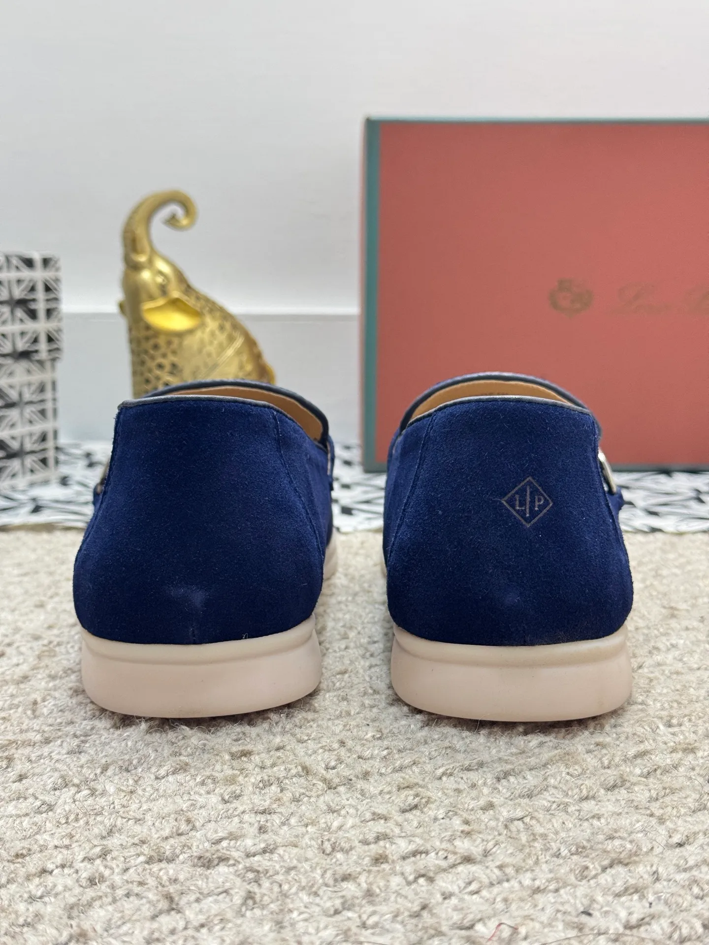 Men's men's shoes 💰380 [New model] 🍓🍓Loro Piana - LP couple model. The new moccasins are made of water-repellent treated suede uppers with rubber soles, a classic. The complex craftsmanship and meticulous structure make the shoes light and soft, allowing you to walk comfortably and freely. Perfect for wearing at the beach or out in the water during the summer. Size: 35-44 (45 customized MH)